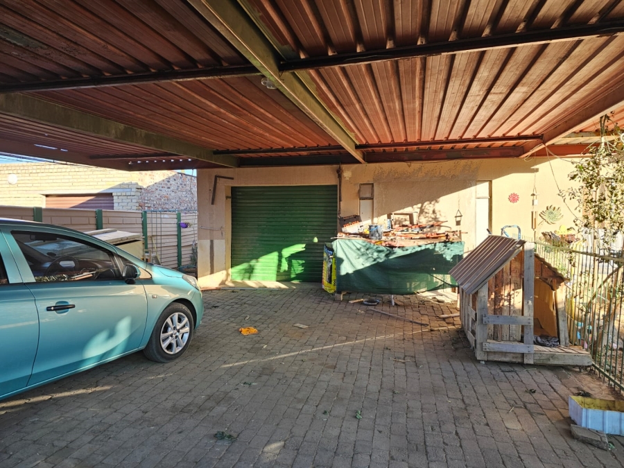 4 Bedroom Property for Sale in Naudeville Free State